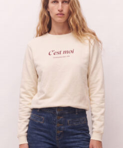 SUDADERA COLOR CREMA CON PRINT DELANTERO de SYSTEMACTION