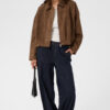 CHAQUETA OVERSIZE EFECTO ANTE DE COLOR MARRÓN de KAFFE CLOTHING - Imagen 2