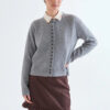 CARDIGAN GRIS CLARO CON BOTONES EN NEGRO de COMPAÑÍA FANTÁSTICA