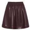 FALDA CORTA KAARENSE EN COLOR BURDEOS EFECTO PIEL de KAFFE CLOTHING - Imagen 5