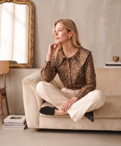 CAMISA RIGA MARRÓN CON ESTAMPADO DE FLORES
