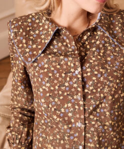 Alternative view of CAMISA RIGA MARRÓN CON ESTAMPADO DE FLORES